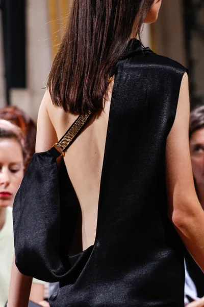Look 84